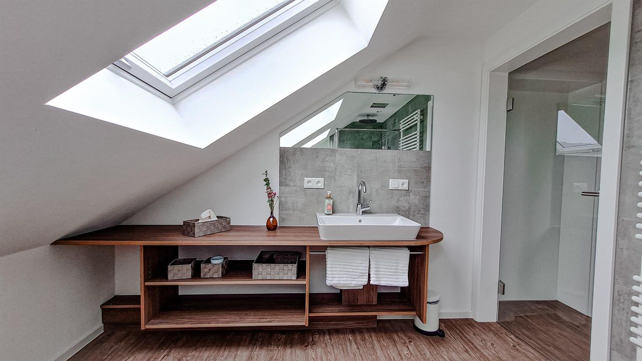 20210506_170118_resized 20210506_170118_resized